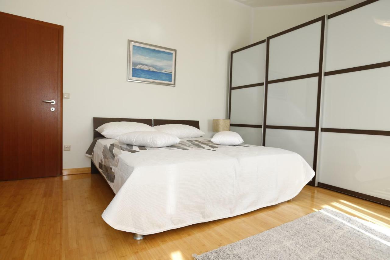 Apartment Bojan With Terrace And Sea View บัชกา ภายนอก รูปภาพ
