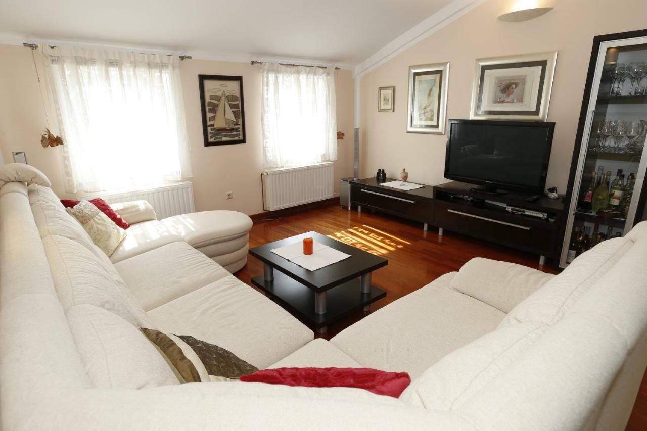 Apartment Bojan With Terrace And Sea View บัชกา ภายนอก รูปภาพ
