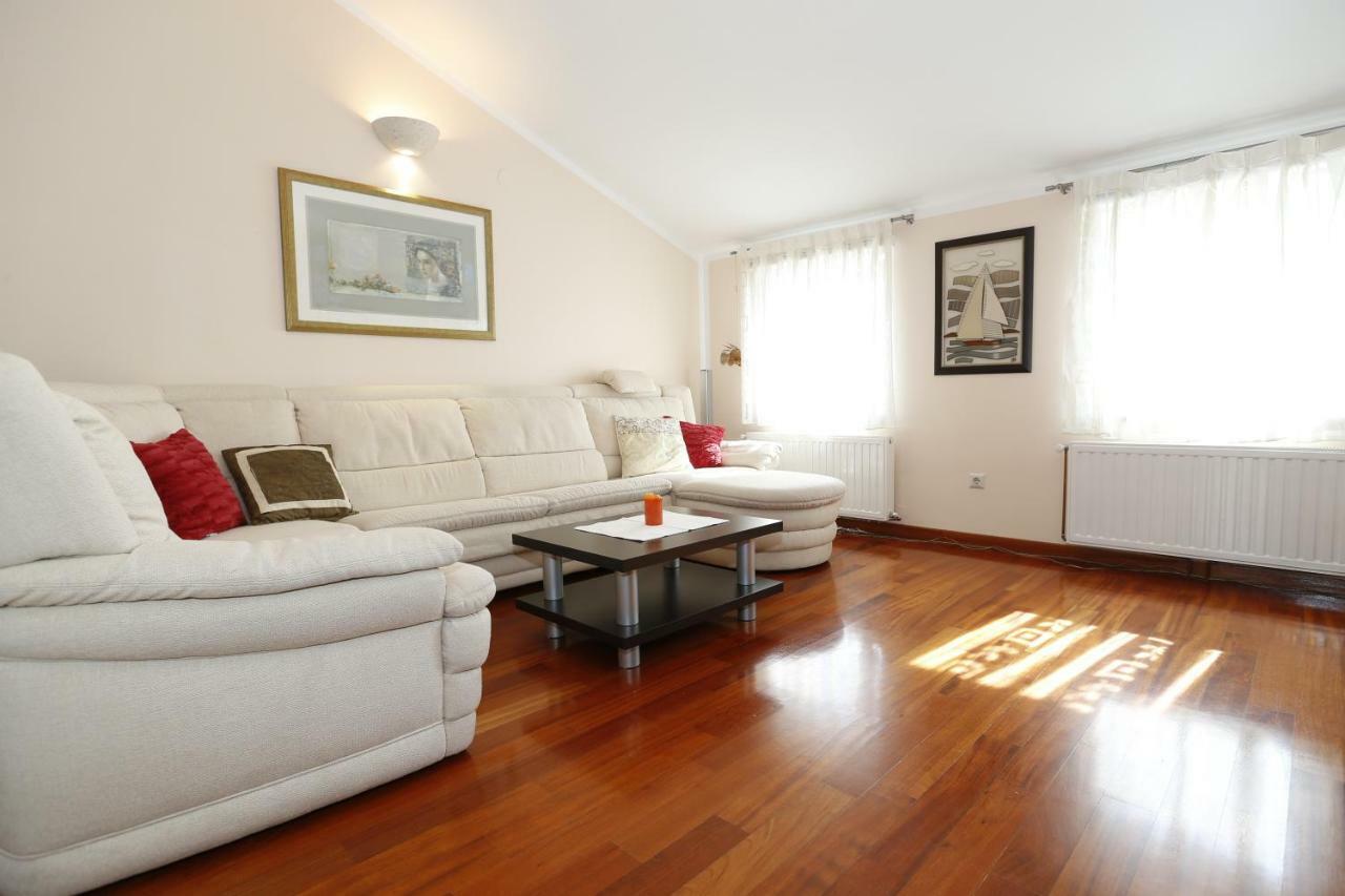 Apartment Bojan With Terrace And Sea View บัชกา ภายนอก รูปภาพ